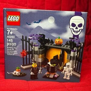 LEGO Halloween Haunt 40260 RETIRED  Factory Sealed NEW Minor Box Wear Spooky